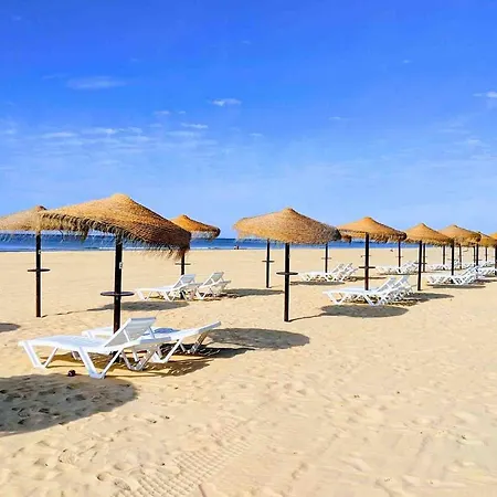 Casa de Férias Moradia Tradicional No Centro A 100m Da *