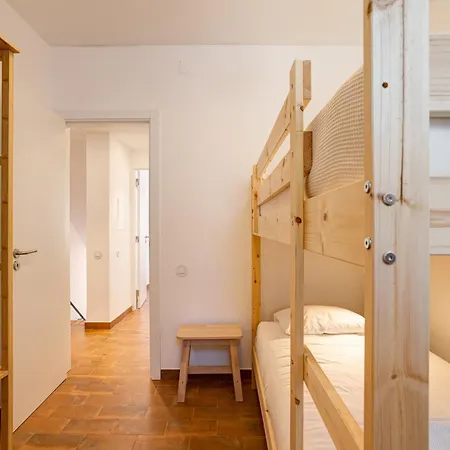 Moradia Tradicional No Centro A 100m Da Monte Gordo