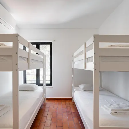 Moradia Tradicional No Centro A 100m Da