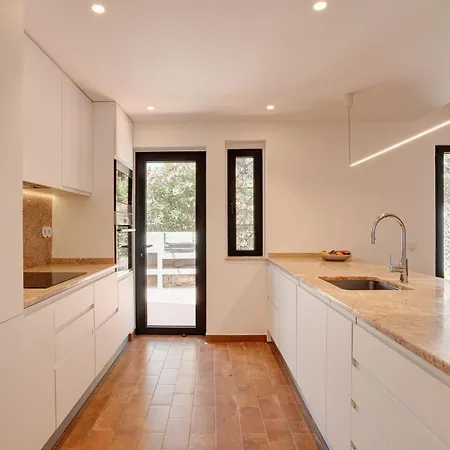 Moradia Tradicional No Centro A 100m Da Ferienhaus Monte Gordo