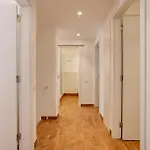 Moradia Tradicional No Centro A 100m Da *